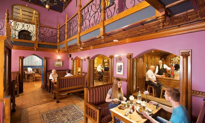 Johnstown Bridge Hotel | Hamlet Court Hotel