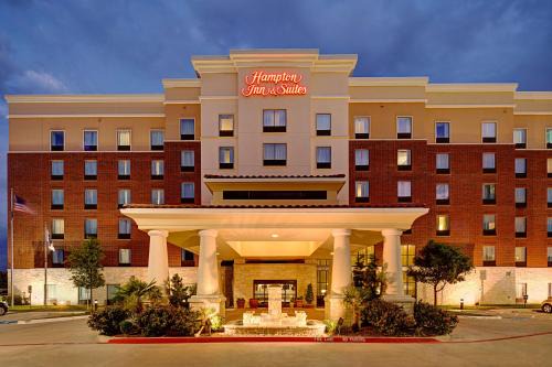 Lewisville Hotel | Hampton Inn and Suites Dallas/Lewisville-Vista Ridge Mall