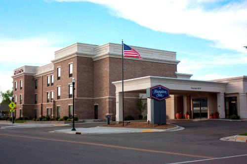 Burlington Hotel | Hampton Inn - Burlington