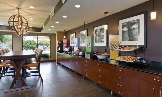 Stafford Hotel | Hampton Inn Houston/Stafford
