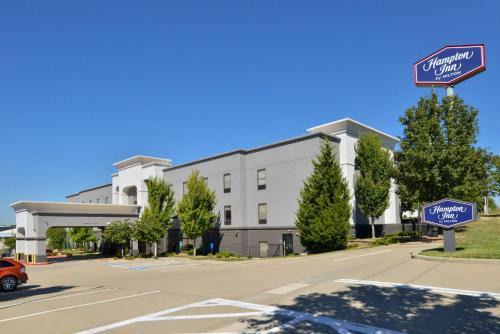 Winnetonka Hotel | Hampton Inn Kansas City Northeast