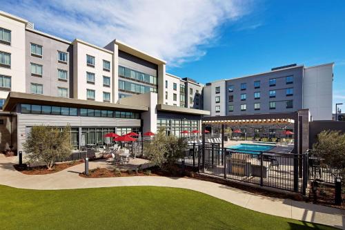 Harbor Hotel | Hampton Inn Long Beach Airport, Ca