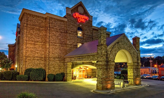 Newberry Hotel | Hampton Inn Newberry-Opera House