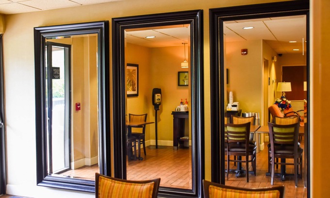 Perry Hotel | Hampton Inn Perry