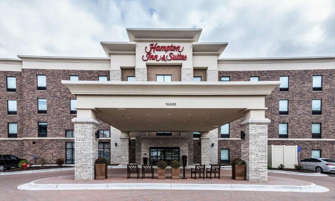 Allen Park Hotel | Hampton Inn & Suites - Allen Park