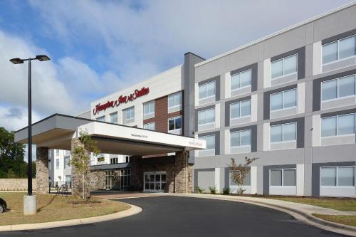 Paw Creek Hotel | Hampton Inn & Suites Charlotte North I 485