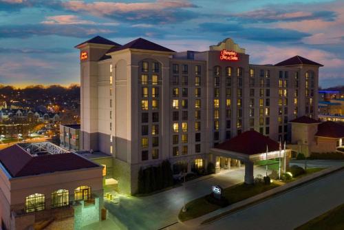 Country Club Plaza Area Hotel | Hampton Inn & Suites Country Club Plaza