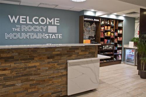 Highland Hotel | Hampton Inn & Suites Denver-Speer Boulevard