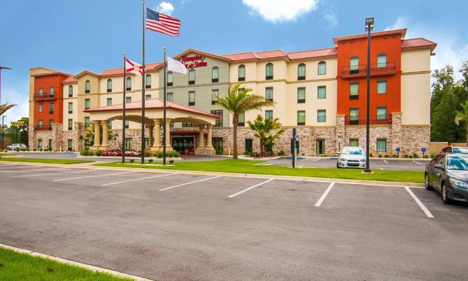 Northwest Pensacola Hotel | Hampton Inn & Suites Pensacola/I-10 Pine Forest Road