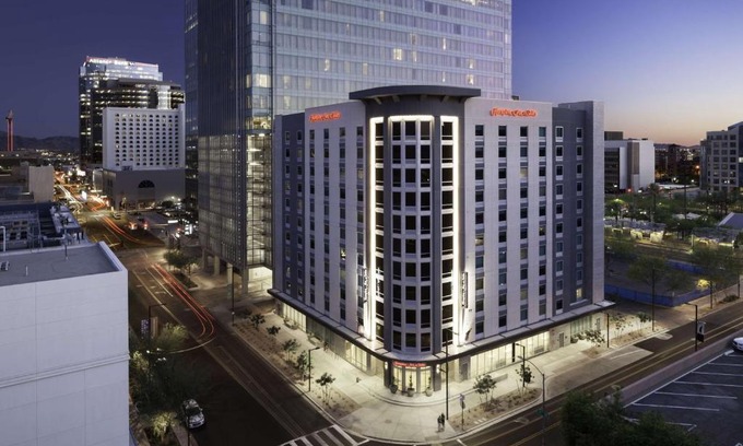 Downtown Phoenix Hotel | Hampton Inn & Suites Phoenix Downtown
