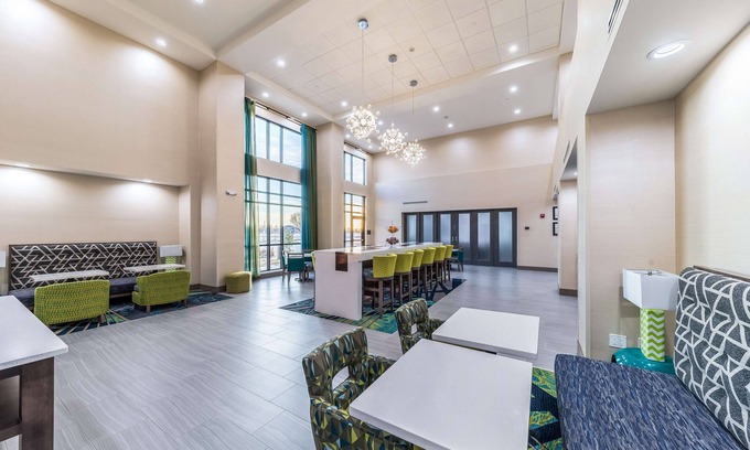 Lusta Hotel | Hampton Inn & Suites Pryor