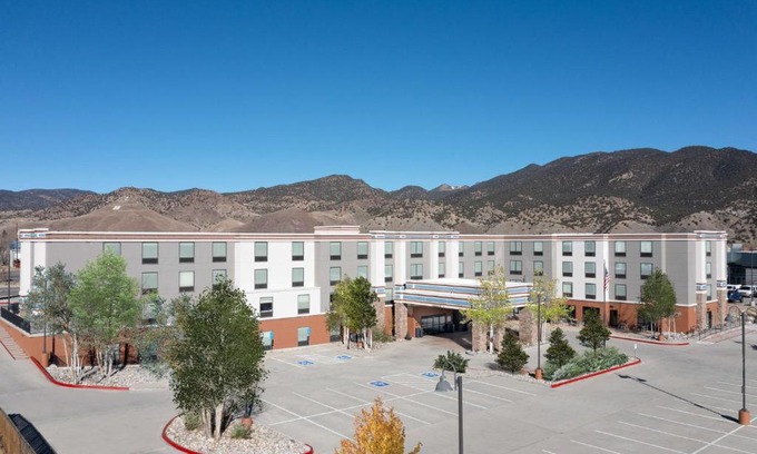 Salida Hotel | Hampton Inn & Suites Salida, CO