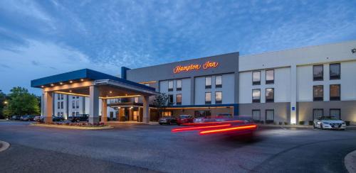 St. Charles Hotel | Hampton Inn Waldorf