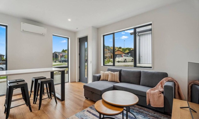 Kawarau Falls House | Hanleys Getaway | One Bedroom