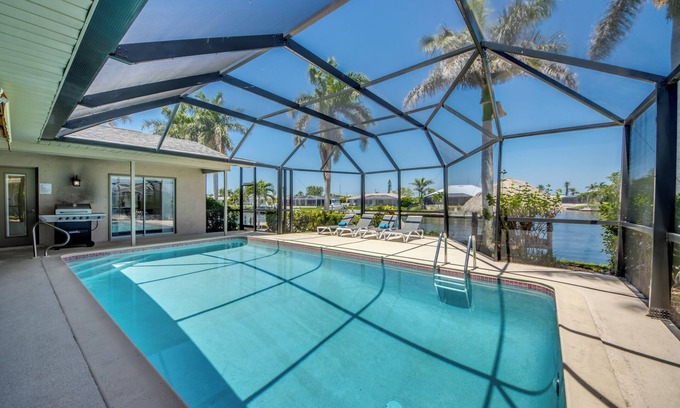 Caloosahatchee House | Happy Cape 64