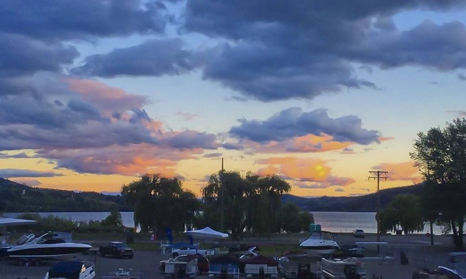 Central Okanagan House | Happy Ever Active Hideaway with Large Deck & Lake View - Oyama, Lake Country