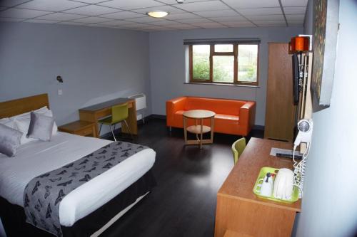 Warrington House | Happy Guests Lodge