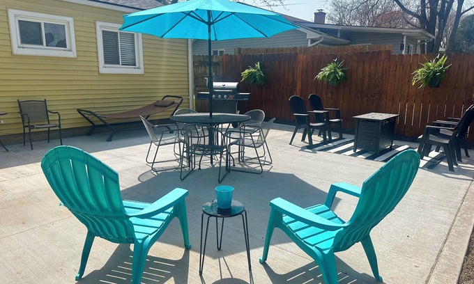 Auburn Hills House | Happy-Little-House: Clean, Cozy, Cute! King Bed & Family-Friendly. A+ Location.