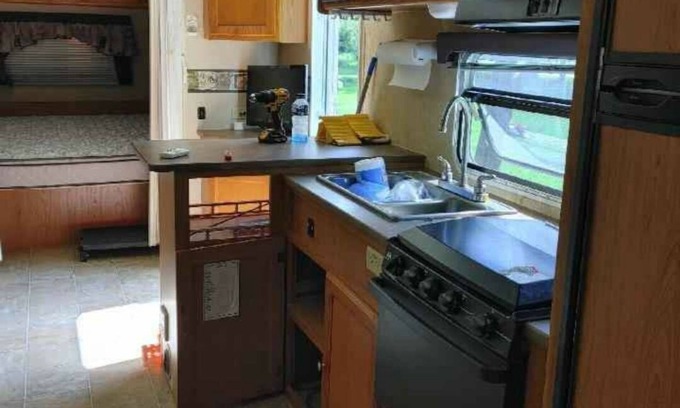 Mannford RV Rental | Happy place camper