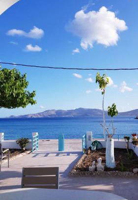 Haraki Apartment | Haraki Mare Studios beach front