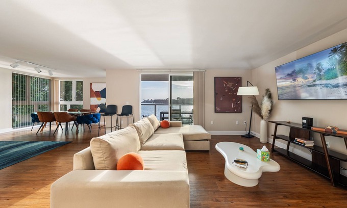 Marina del Rey Apartment | Harborfront Haven Stylish 3BR Condo w/Fitness Amenities