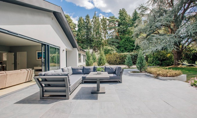 Canford Cliffs House | Harbour Escapes | Secluded Villa with Heated Pool, optional Hot Tub & Beach Hut