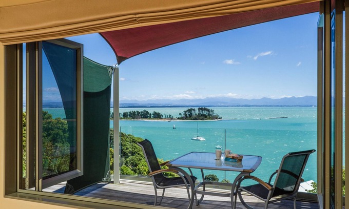 Stepneyville Apartment | Harbour View - One - Nelson Waterfront Apartment