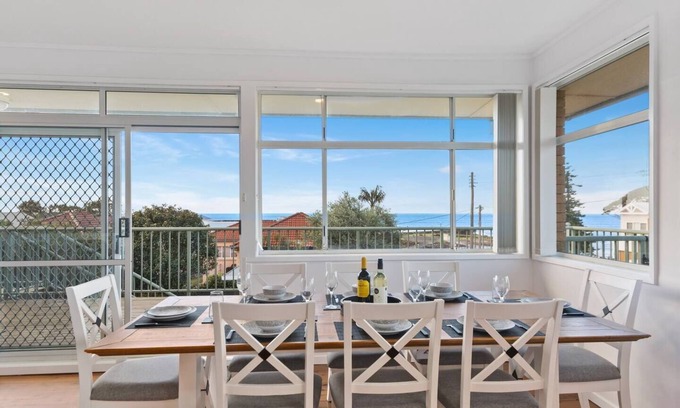 Shellharbour House | Harbourview Escape Serene Shellharbour Family Stay