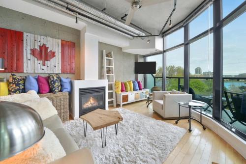 James Bay House | Harbourview Executive Condo