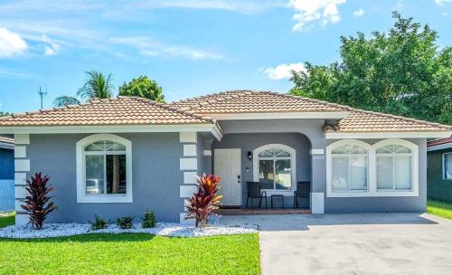 Miami Gardens House | Hard Rock Hidden Gem!