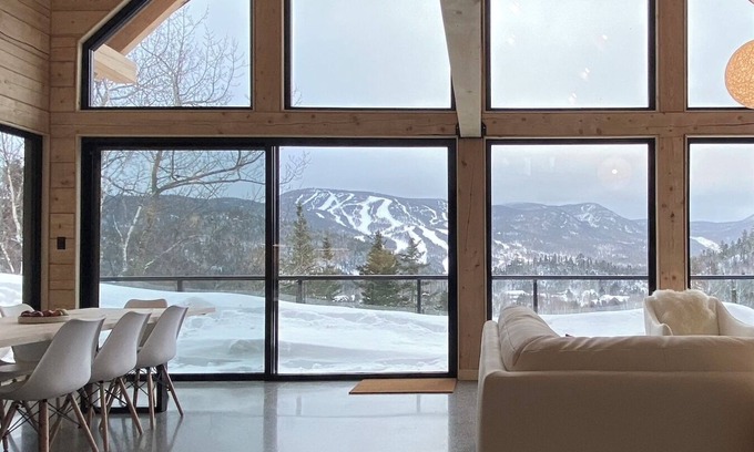 L'Anse-Saint-Jean Ski Chalet | Harfång - Spectacular view of Mount Edward