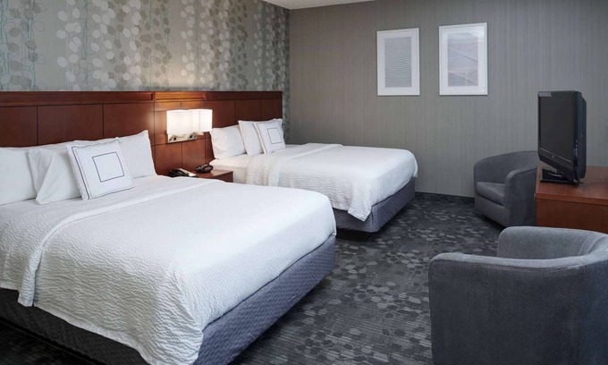 Brookfield Hotel | Harley-Davidson Museum Tour! Pet-friendly Property, Indoor Swimming Pool!