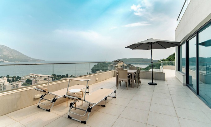 Budva Apartment | Harmonia Colours
