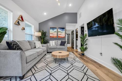 Candler-McAfee Villa | Harmony House Family Escape for 8