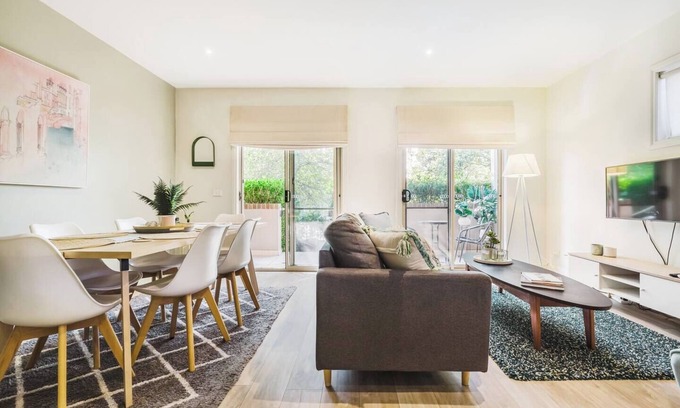 Kew Apartment | Harp Haven Contemporary in Suburban Tree lined Kew