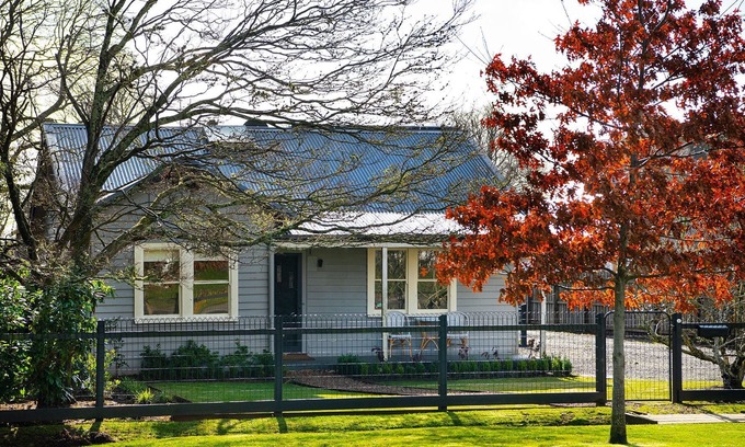 Trentham House | Harpers House - Pet Friendly in Trentham