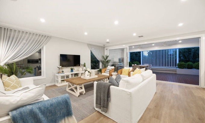 Werribee House | Harpley Estate - Luxurious Family Werribee Getaway
