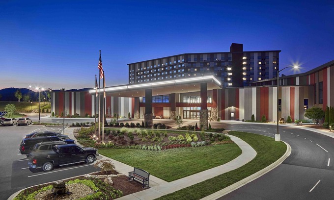 Murphy Hotel | Harrah's Cherokee Valley River Casino & Hotel