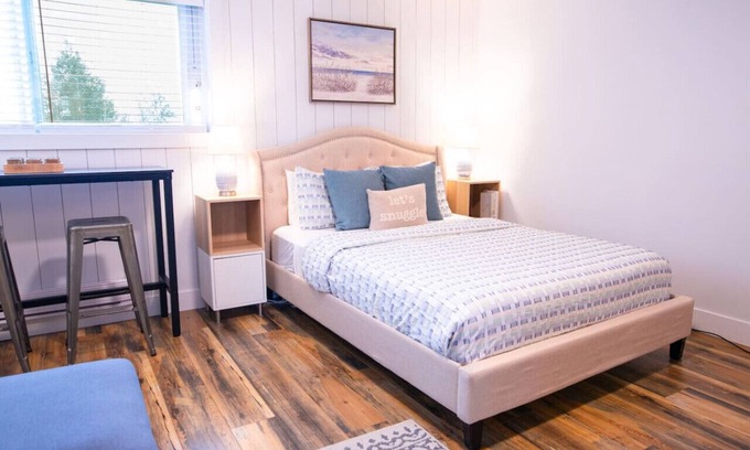 Harrison Hot Springs Condo | Harrison Lake Retreat Studio Suite