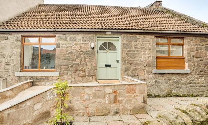 Tweedmouth Cottage | Harrow Bank Cottage: Wheelchair Friendly, 2 Bedroom Cottage