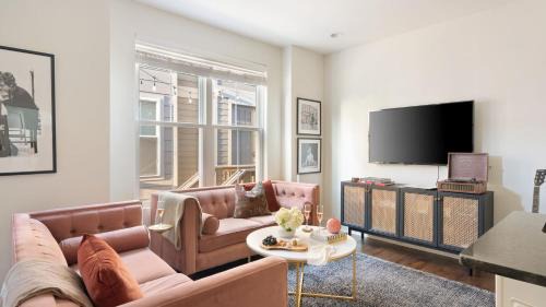 Chestnut Hill Apartment | Hart Suite Buyout 7 by AvantStay Two Nashville Town Houses w Stunning Amenities Design