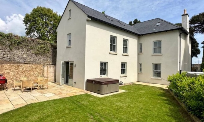 Chepstow Villa | Harvax House