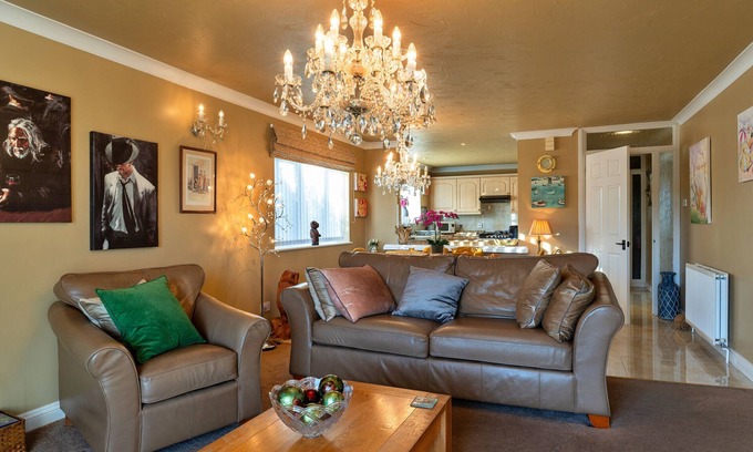 Newquay Apartment | Harvest Moon