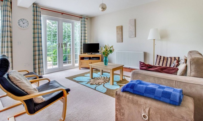Abergavenny House | Hatterall View - One Bedroom House, Sleeps 2