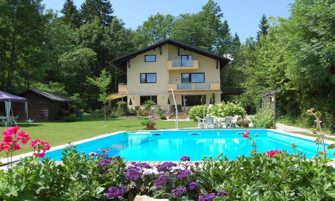 Finkenstein am Faaker See Apartment | Haus am Wald * Apartment with pool * Lawn * Child-friendly * Beach *