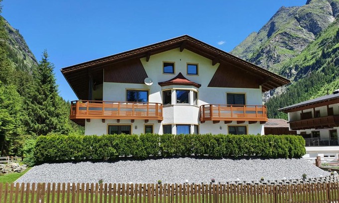 Sankt Leonhard im Pitztal Apartment | Haus Bergheimat