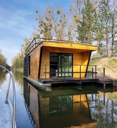 Lochowo Boat Rental | Haus Boat LIBERTY