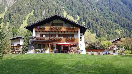 Partenen Apartment | Haus Hubertus - Gästehaus Sahler
