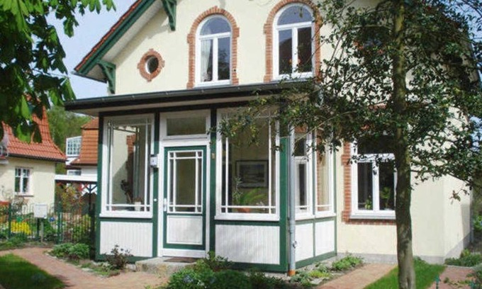 Seeheilbad Graal-Muritz Apartment | Haus Paula - Am Rhododendronpark - Apartment Haus Paula