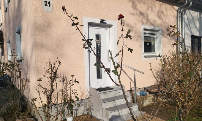 Ettlingen Apartment | Haus Rosengarten: Accommodation in a quiet play street. Good parking facilities